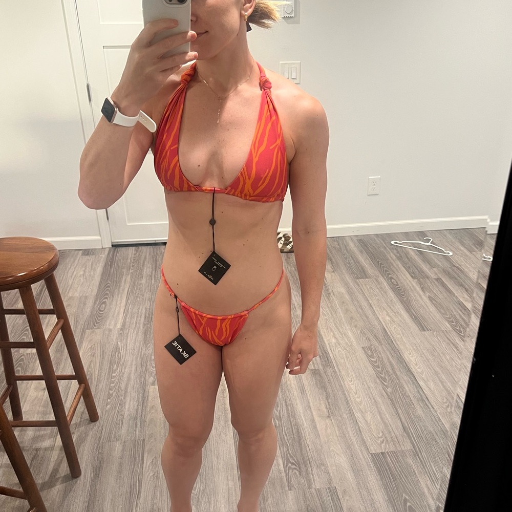 Skaties bikini
